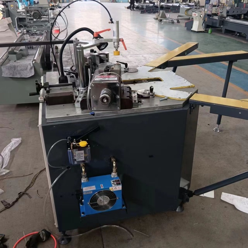 Heavy Corner Crimping Machine